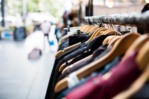 Memulai Usaha Baju Online dengan Riset Produk Pasar